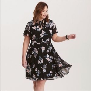 Torrid Skater Floral Dress With Tie Neck